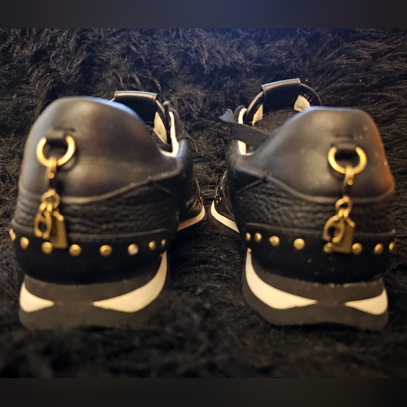 BLACK Coach Rivets SIZE 37.5 (7.5) - Picture 4 of 5
